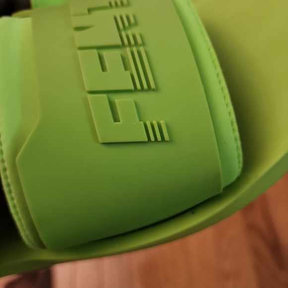 FENTY BY RHIANNA SLIDE SANDALS - Picture 6 of 7